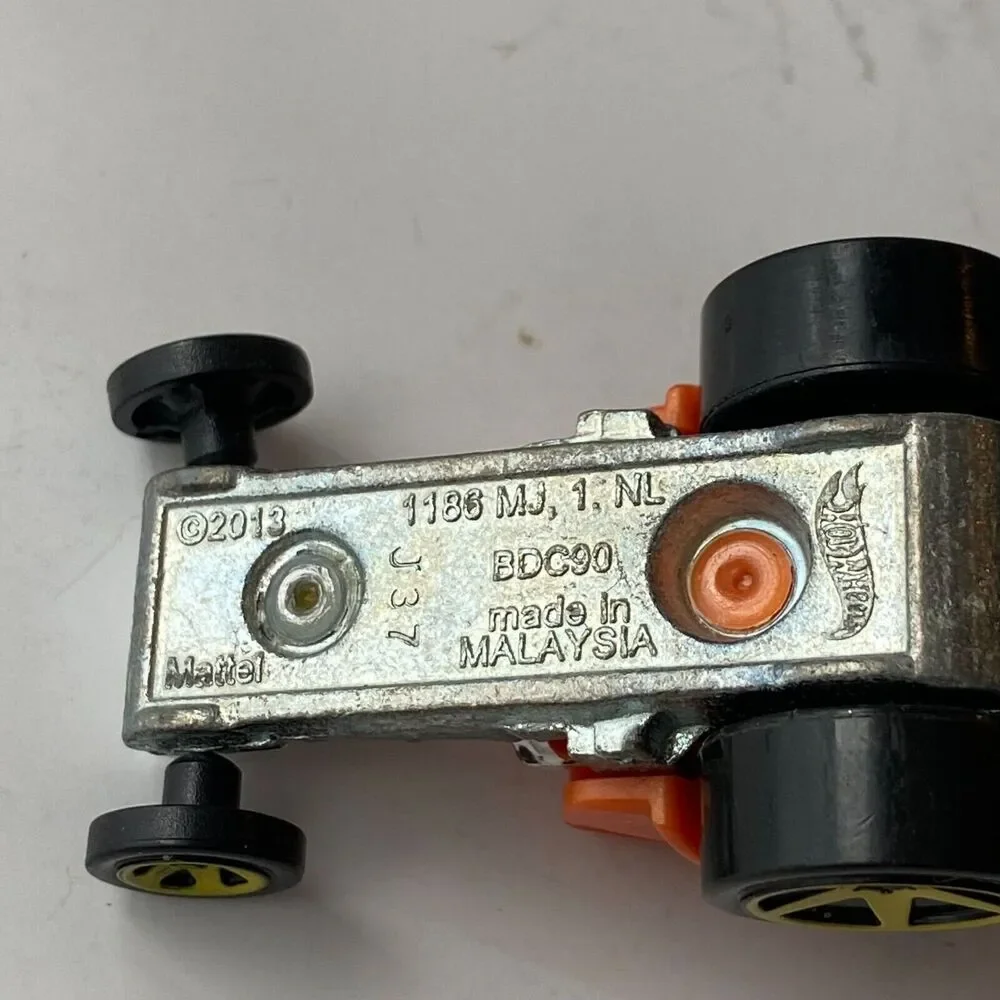 Hot Wheels Poppa Wheelie 1/5 Diecast Van 5/365 Holiday Racers 2013 Halloween